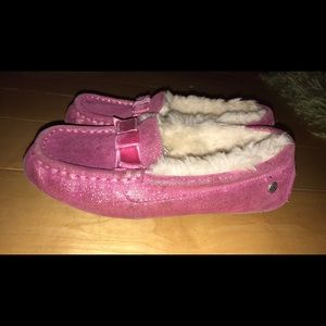Girls UGG Slippers Sz 1